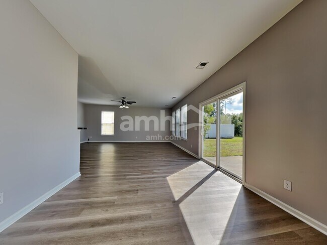 Building Photo - 201 Heritage Pky