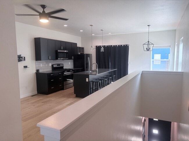 Building Photo - 220 Metz Ln
