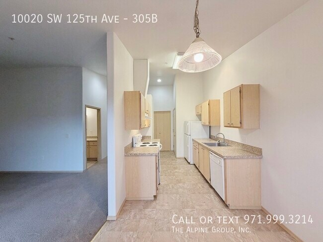 Building Photo - 10020 SW 125th Ave