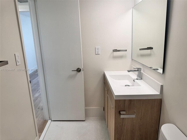 Building Photo - 5161 Collins Ave