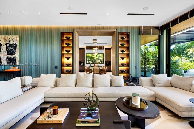 Building Photo - 200 W Rivo Alto Dr