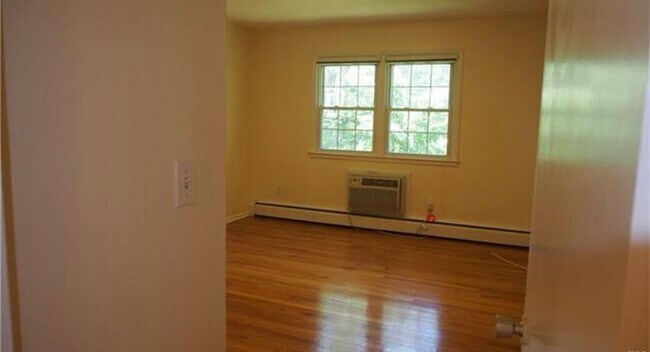 Building Photo - 123 Katona Dr