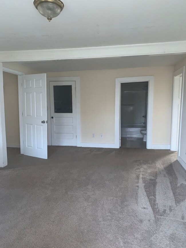 Primary Photo - Apartment for Rent in New Market