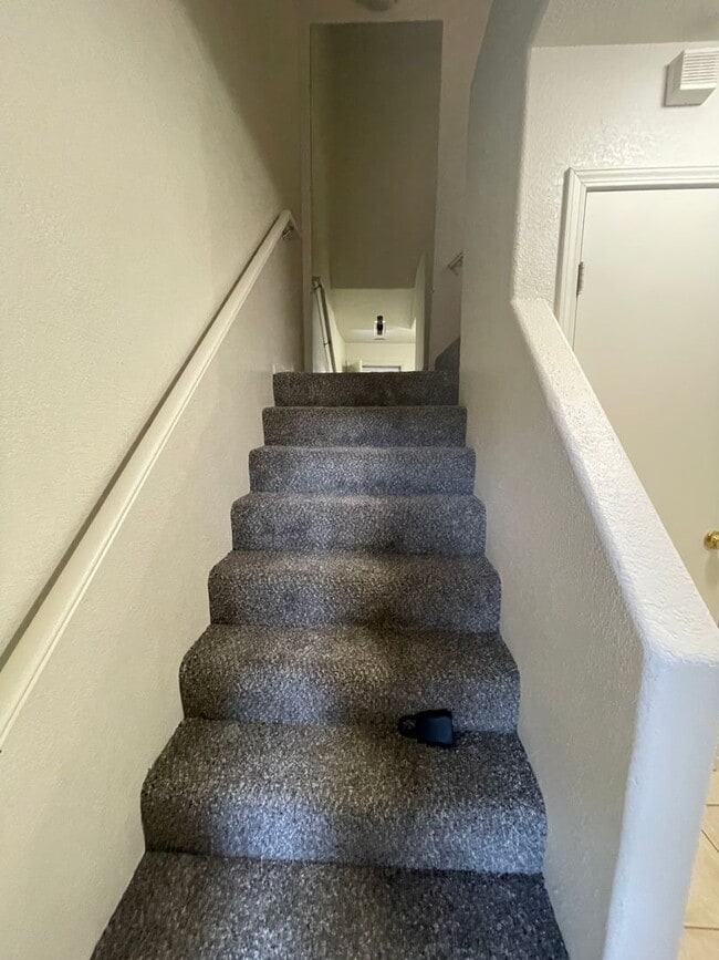 Building Photo - Great Sparks Townhouse!