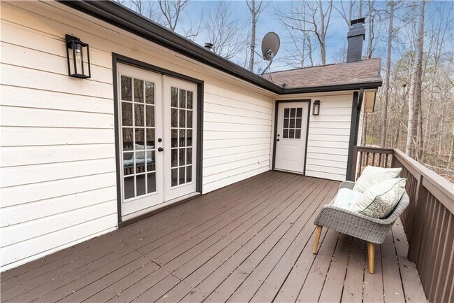 Building Photo - 6881 Hickory Hollow Dr