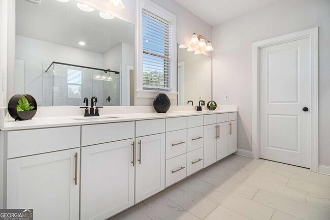 Building Photo - 603 Skye Ct