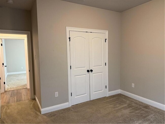 Building Photo - 557 Claiborne Trails Dr