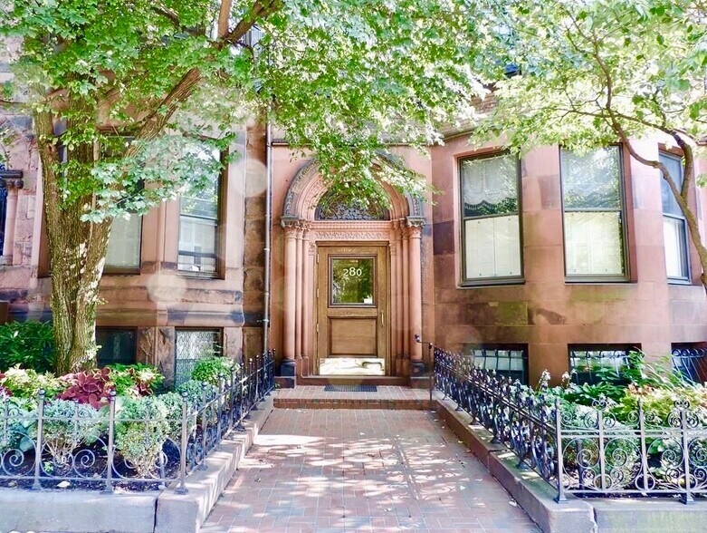 Building Photo - 276 Commonwealth Ave