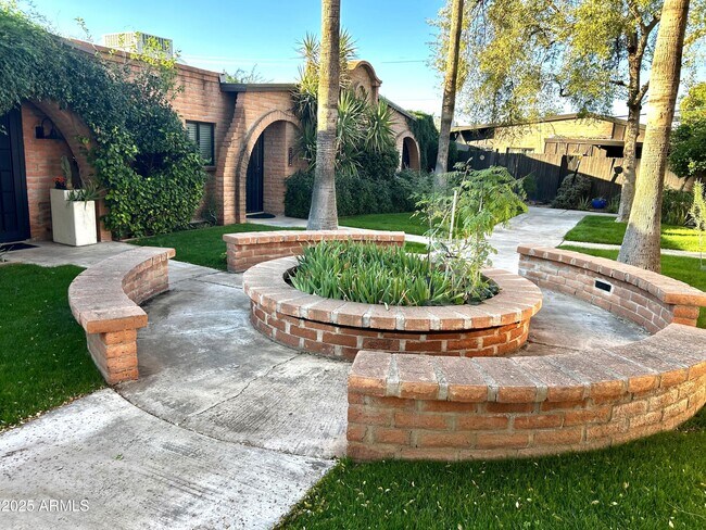 Building Photo - 3046 N 32nd St