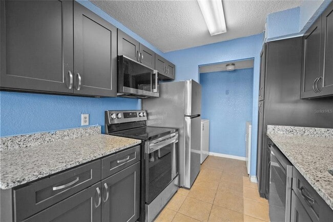 Building Photo - 1037 S Hiawassee Rd