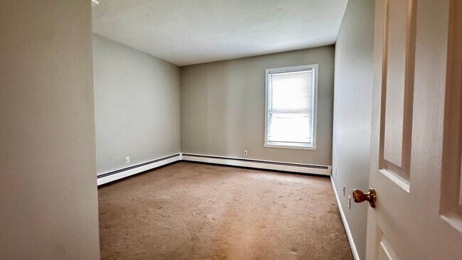 Building Photo - 40 Nashua St