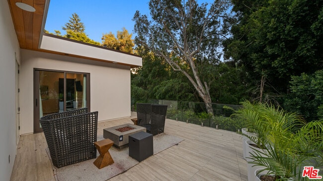 Building Photo - 1884 Laurel Canyon Rd