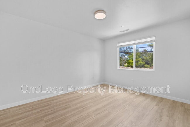 Building Photo - 6256 E Lake Dr