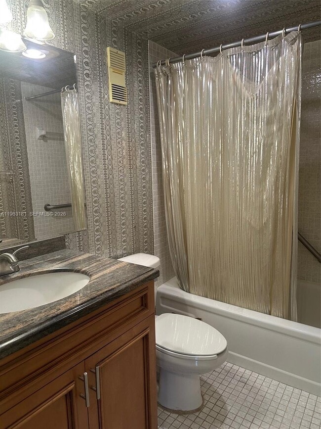 Building Photo - 1200 St Charles Pl