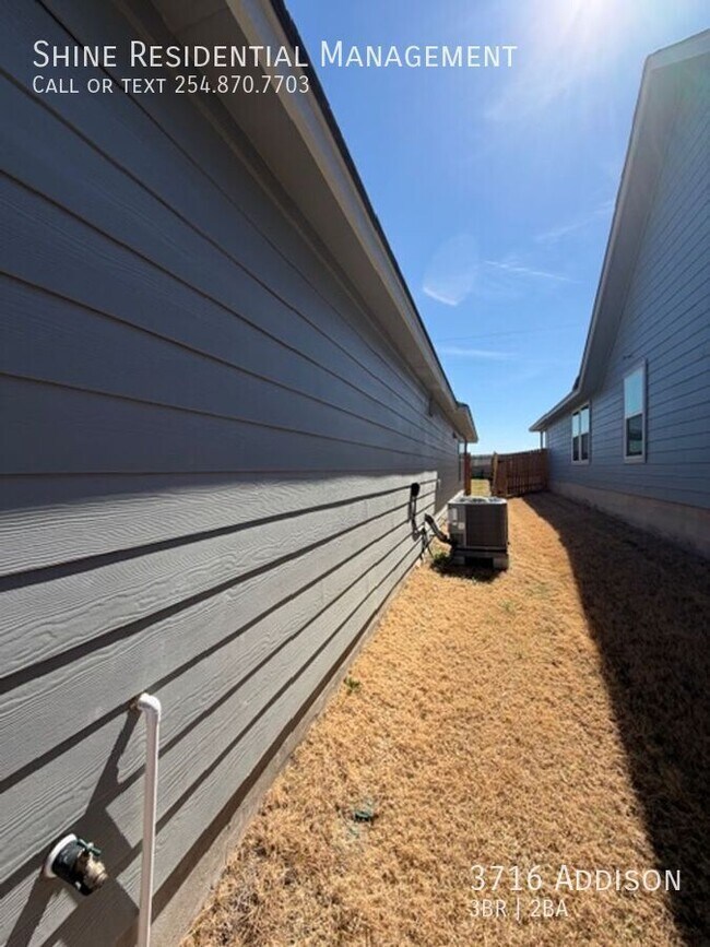 Building Photo - 3716 Addison-