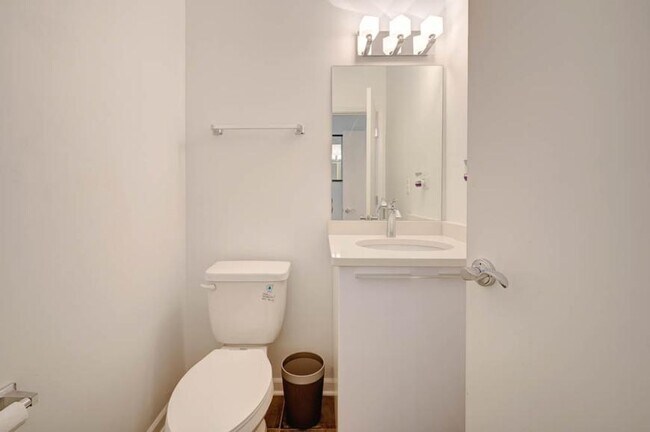 Building Photo - 2 bedroom in Chicago IL 60647