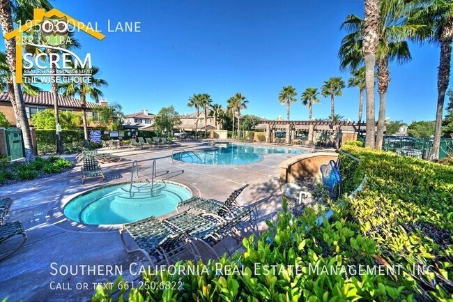 Building Photo - Two Bedroom Townhome in Santa Clarita
