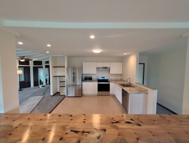 Building Photo - 2bd/2bd - Private Island-Style Home in Ainaloa - Pets negotiable !