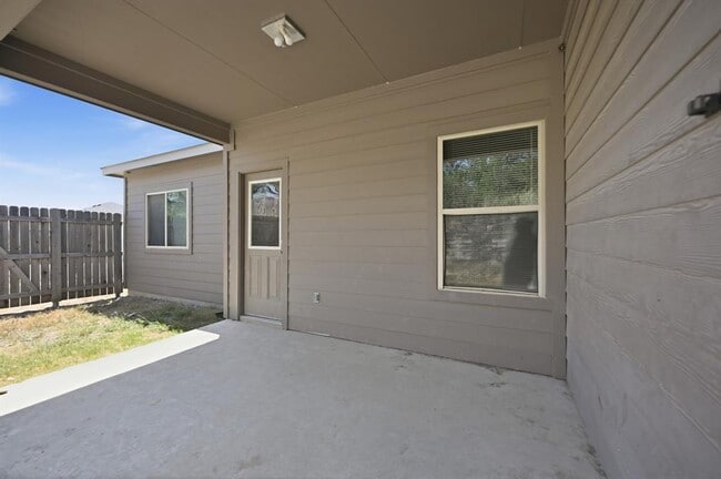 Building Photo - 1733 Davidson Rnch Dr