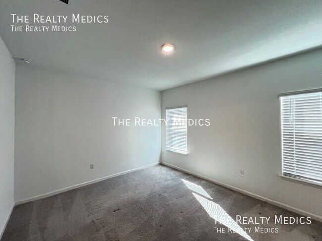 Building Photo - 9301 SW 58th Cir