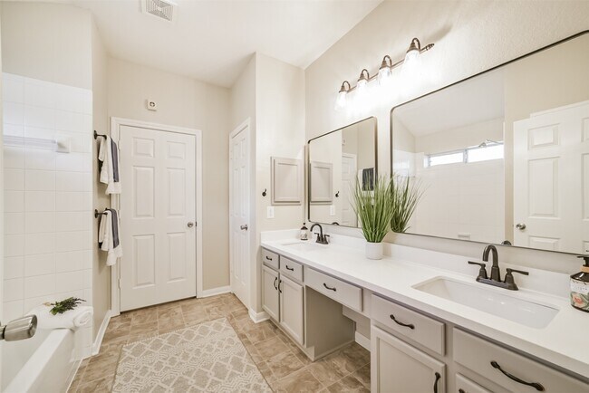 Building Photo - 22015 Falvel Dr