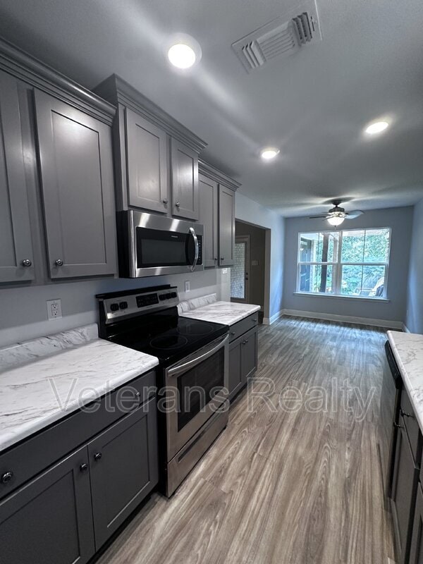 Building Photo - 14073 Fox Hill Dr