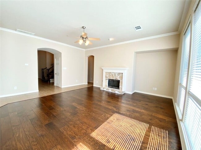 Building Photo - 2806 Cool River Loop