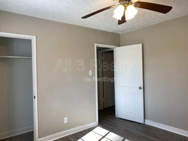 Building Photo - 3737 Dalraida Pkwy