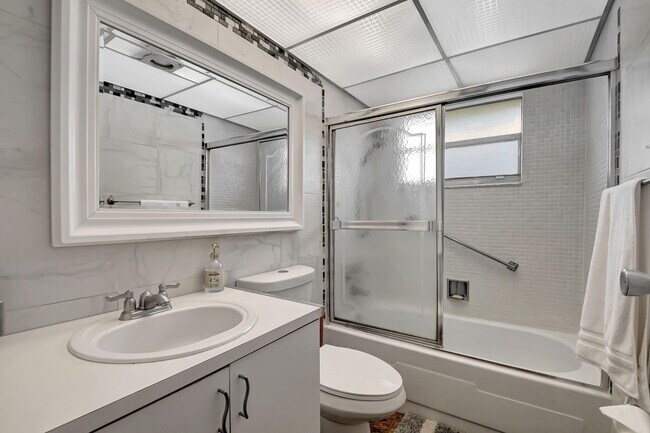 Building Photo - 288 Tuscany Ln