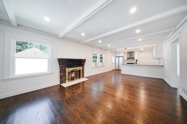 Building Photo - 45 Randlett St