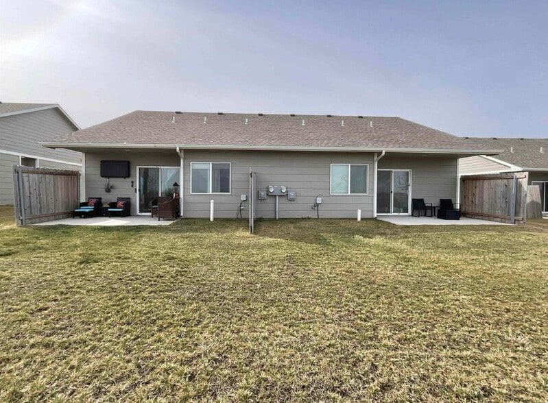 Building Photo - 5480 Colburn Ct E