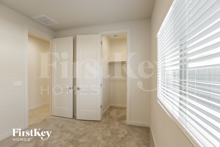 Building Photo - 42317 W Ramirez Dr