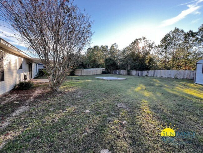 Building Photo - Elegant 3 Bedroom Home with Solar Panels!-...