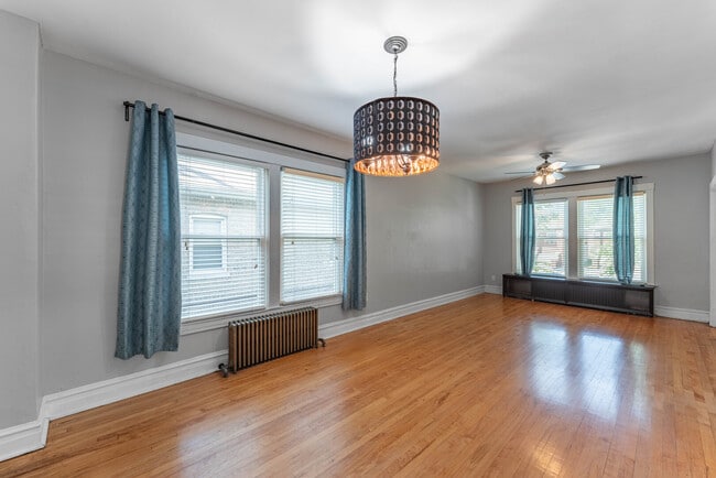 Building Photo - 1327 S Harvey Ave