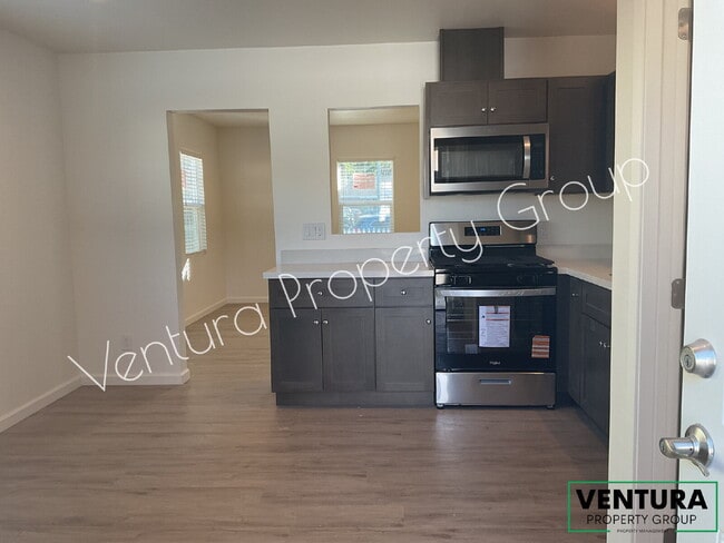 Building Photo - 841 S E St