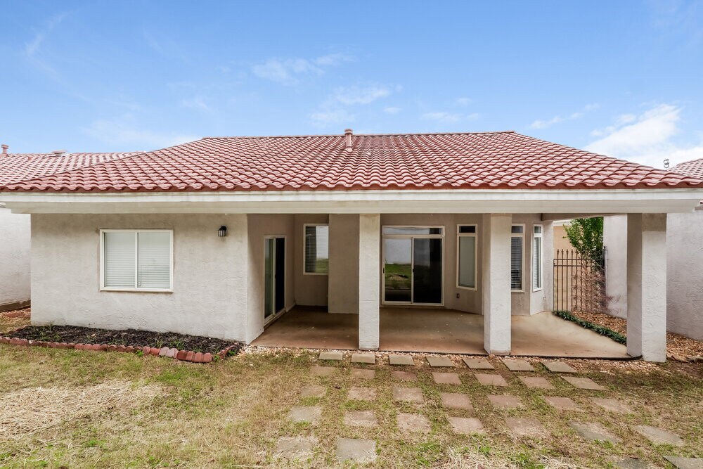 Building Photo - 106 Garden Walk