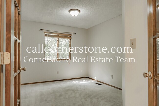 Building Photo - 6385 Shirecliff Dr