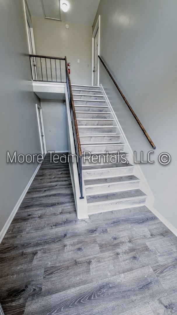 Building Photo - 416 Sixth Ave W