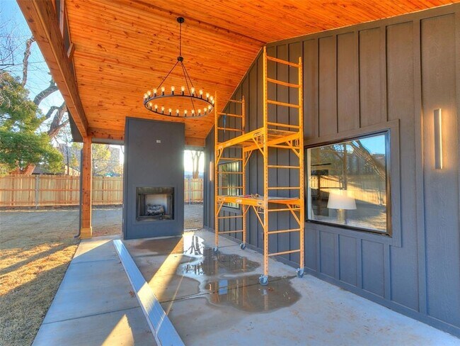 Building Photo - 2101 NW 60th St