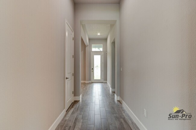 Building Photo - 6263 W Fallsgrove Ln