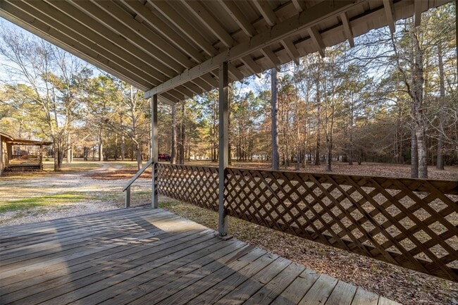 Building Photo - 2405 County Rd 2235