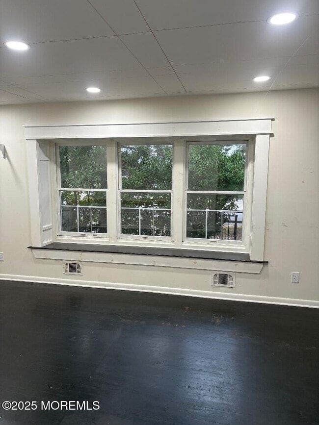 Building Photo - 297 Cambourne Dr