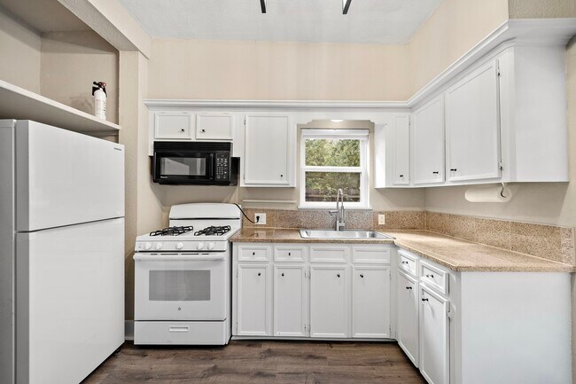 Building Photo - 4618 McKinney St