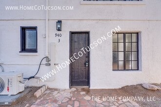 Building Photo - 940 E Florita St
