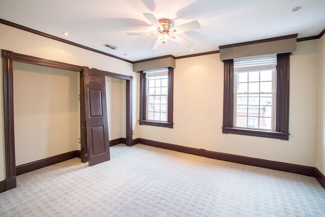 Building Photo - Charming Three Bed Point Breeze Townhome