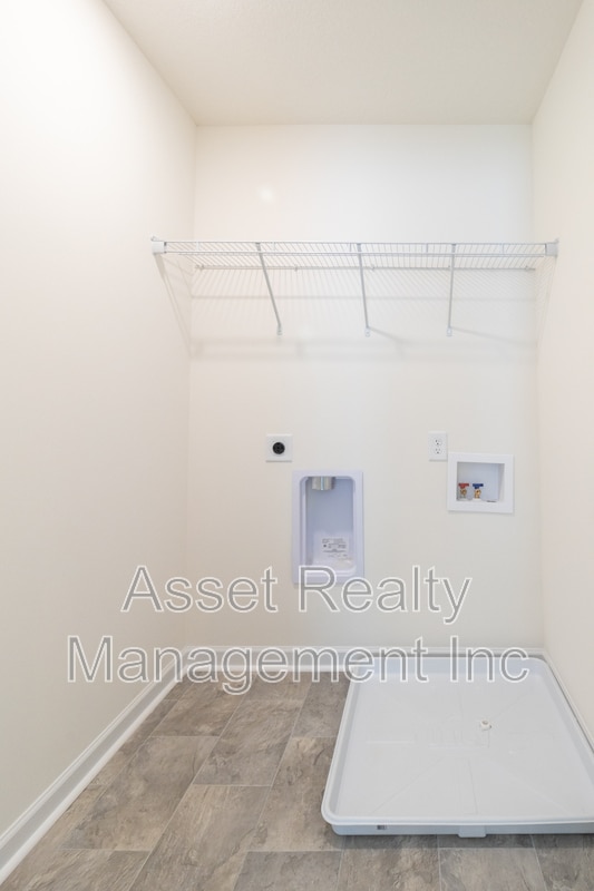 Building Photo - 2019 Southwood Cir
