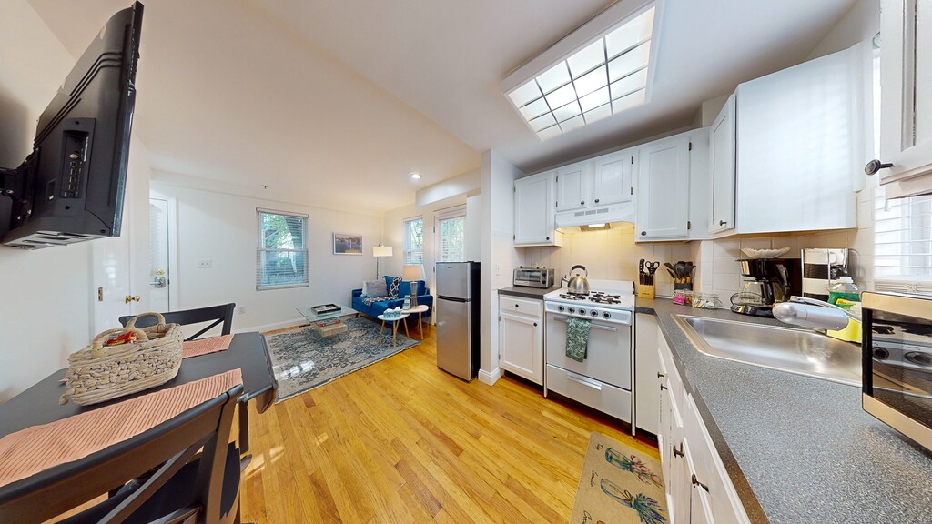 Building Photo - 23 Jay St