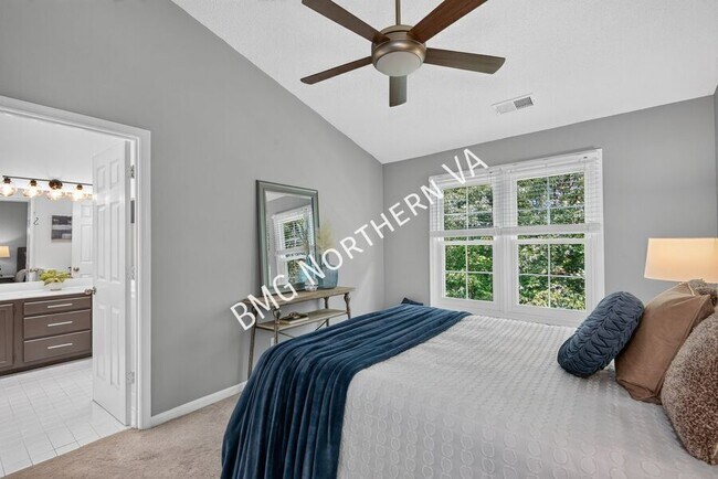 Building Photo - 43790 Laburnum Square