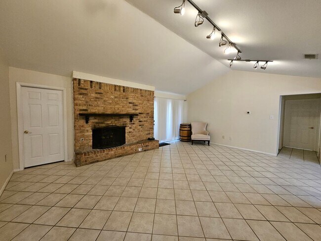 Building Photo - 1515 Desert Quail Ln