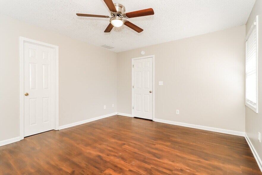 Building Photo - 34 Etowah Ridge Dr SW